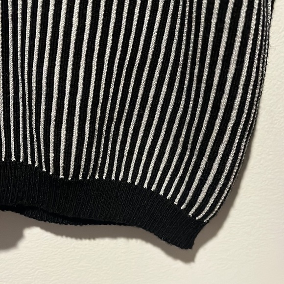 HUGO BOSS PATTERNED BLACK & WHITE WOMEN SWEATER - Picture 4 of 7